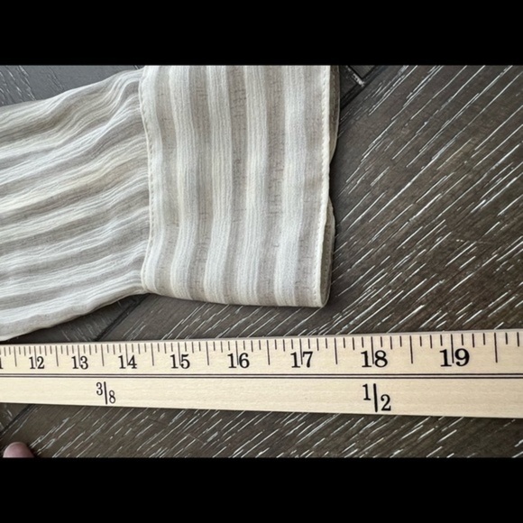 Madewell Button Down, Neutral Sheer Shirt with Chest Pockets - Picture 14 of 15